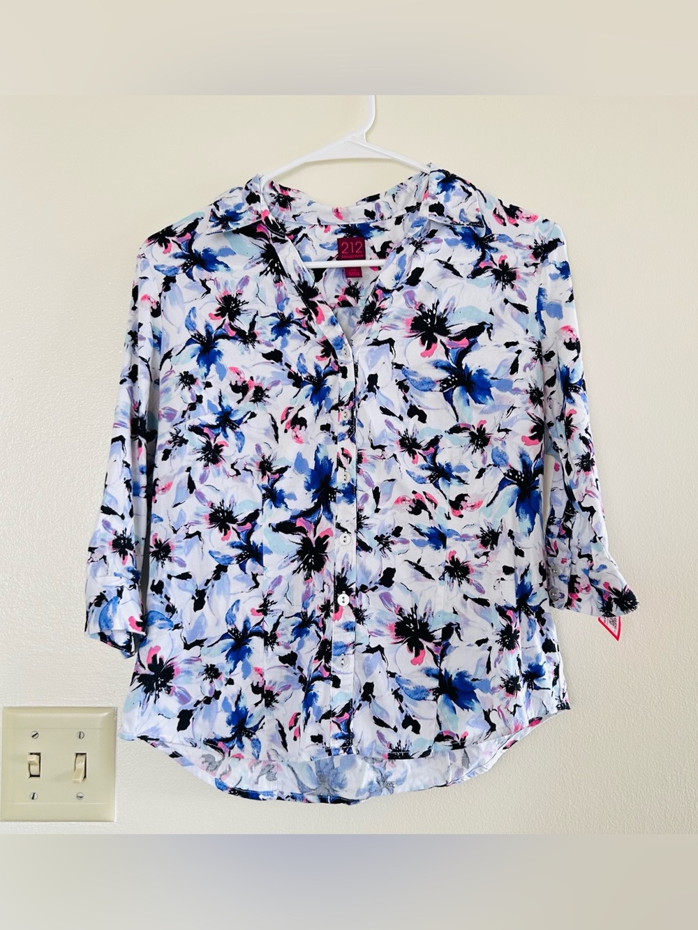 NWT XS 212 Collection White Floral Blouse Button Down 3/4 Sleeve Career Office